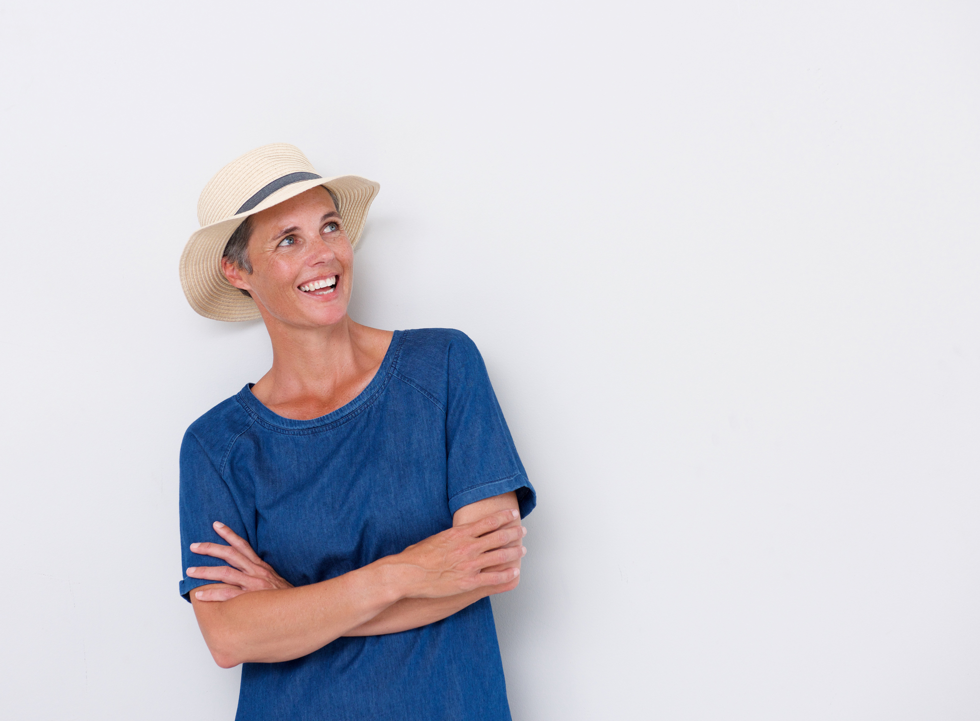 smiling lady in hat