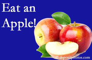 Richmond chiropractic care recommends healthy diets full of fruits and veggies, so enjoy an apple the apple season!